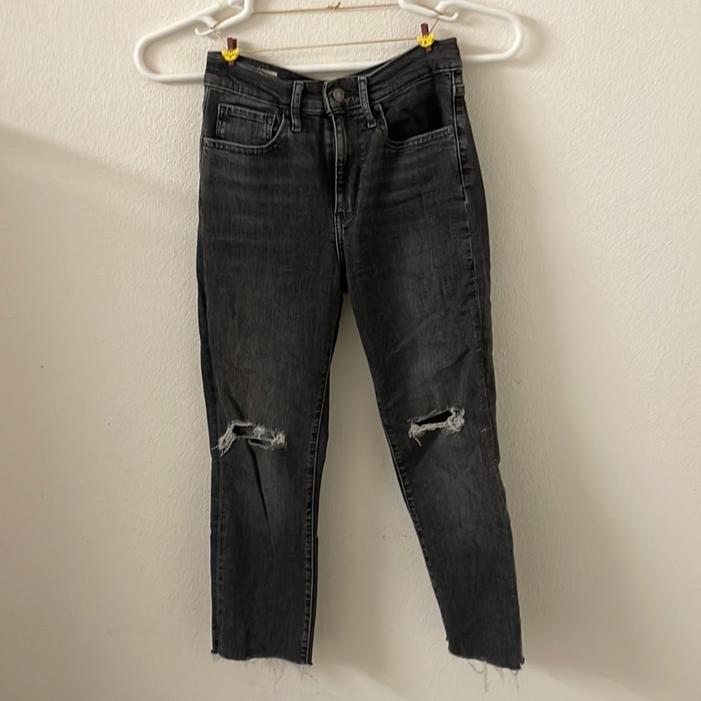 Washed black Levi’s 724 petite high rise straight jeans size 25